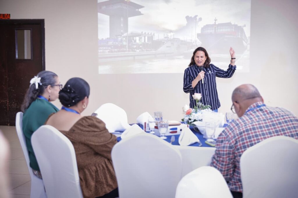 OceanKida-marine ship chandlers-Panama Canal Shares Future Plans with Journalists from Central Provinces