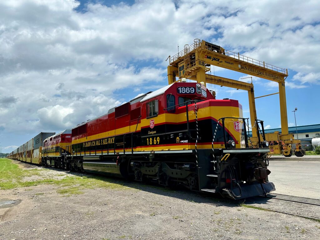 oceankida - marine ship supplier APM Terminals Acquires Panama Canal Railway Company